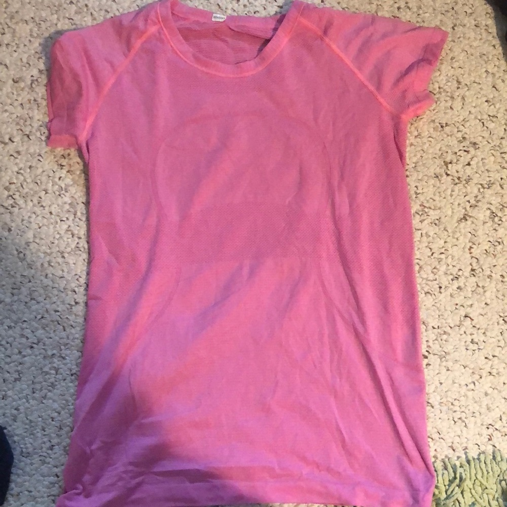 Pink Lululemon tee shirt